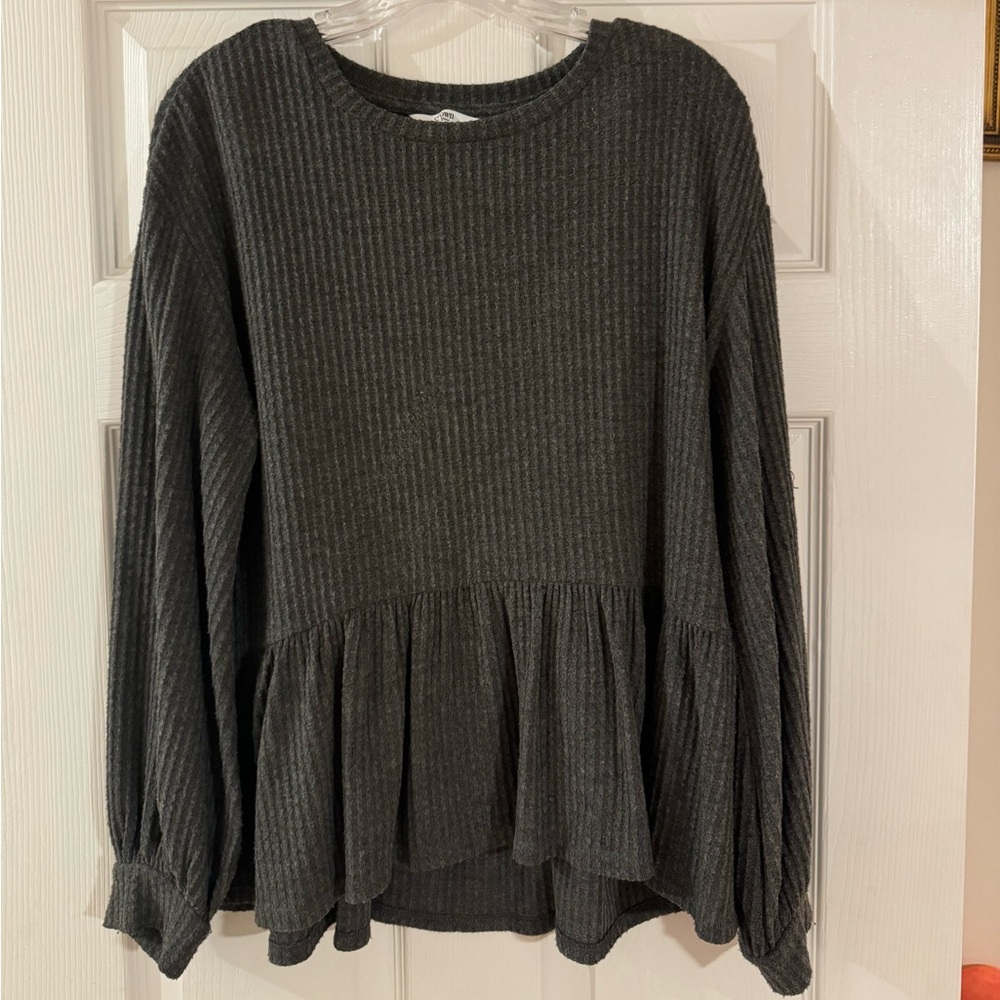 Crown & Ivy Long sleeve Grey top